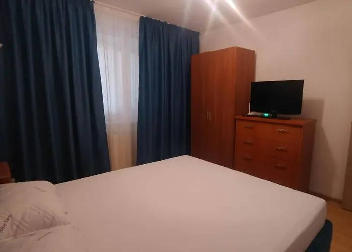 Appartement Tomis 1 *